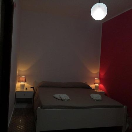 Monolocale Nel Centro Storico Bed and Breakfast Aieta Buitenkant foto