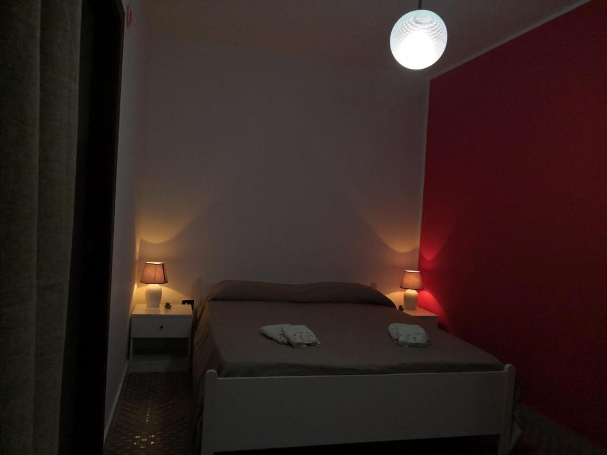 Monolocale Nel Centro Storico Bed and Breakfast Aieta Buitenkant foto