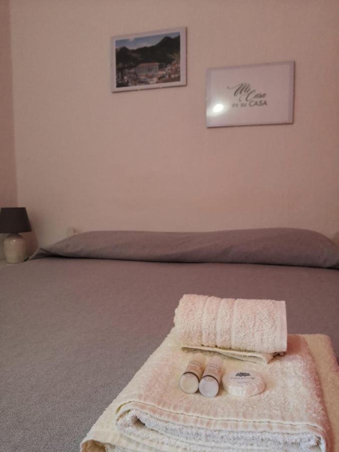 Monolocale Nel Centro Storico Bed and Breakfast Aieta Buitenkant foto